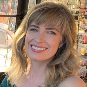 Meet your Posher, Adriane